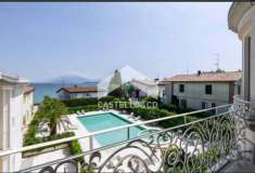Foto Appartamento in Vendita a Desenzano del Garda via iario