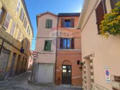 Foto Appartamento in vendita a Fabriano