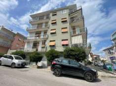 Foto Appartamento in vendita a Falconara Marittima - 5 locali 130mq