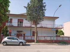 Foto Appartamento in vendita a Falconara Marittima - 9 locali 196mq