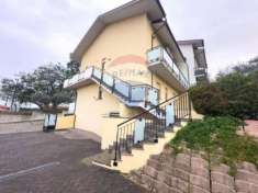 Foto Appartamento in vendita a Fara Filiorum Petri - 5 locali 178mq