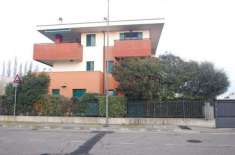 Foto Appartamento in vendita a Ferrara - 4 locali 80mq