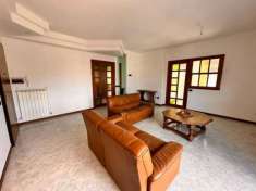 Foto Appartamento in vendita a Folignano - 5 locali 150mq