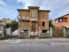 Foto Appartamento in vendita a Foligno - 4 locali 90mq