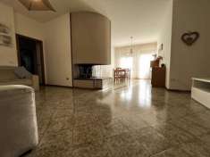 Foto Appartamento in vendita a Foligno - 5 locali 136mq