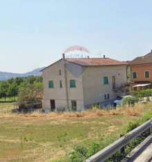 Foto Appartamento in vendita a Fossato Di Vico