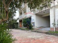 Foto Appartamento in vendita a Francavilla Di Sicilia - 6 locali 120mq