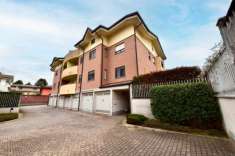 Foto Appartamento in vendita a Garbagnate Milanese - 2 locali 105mq