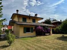 Foto Appartamento in Vendita a Garda Garda - Centro