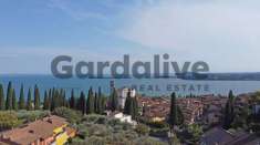 Foto Appartamento in Vendita a Gardone Riviera Gardone Sopra