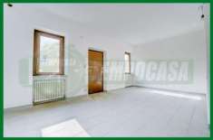 Foto Appartamento in vendita a Gavirate