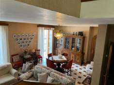 Foto Appartamento in vendita a Imperia - 8 locali 230mq