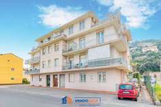Foto Appartamento in vendita a Imperia
