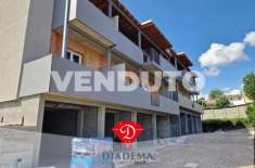 Foto Appartamento in vendita a Jerago Con Orago