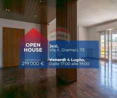 Foto Appartamento in vendita a Jesi