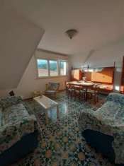Foto Appartamento in vendita a La Maddalena - 4 locali 105mq