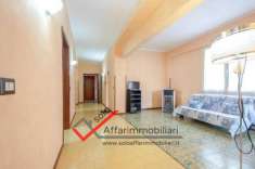 Foto Appartamento in vendita a La Maddalena - 4 locali 90mq