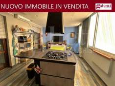 Foto Appartamento in vendita a Latina