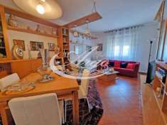 Foto Appartamento in vendita a Lerici - 5 locali 100mq