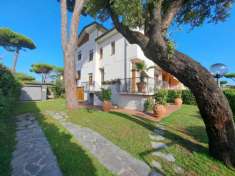 Foto Appartamento in vendita a Lido di Camaiore - Camaiore 90 mq  Rif: 1324792