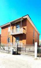 Foto Appartamento in vendita a Locate Di Triulzi - 3 locali 85mq