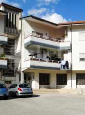 Foto Appartamento in vendita a Marano Marchesato - 5 locali 130mq