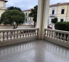 Foto Appartamento in vendita a Marina di Pisa - Pisa 120 mq  Rif: 1285430