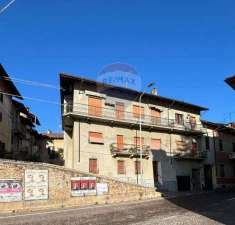 Foto Appartamento in vendita a Masserano - 10 locali 230mq