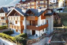Foto Appartamento in Vendita a Monno Via Valtellina
