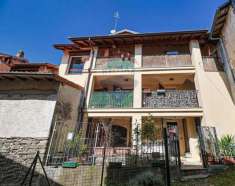 Foto Appartamento in vendita a Montegrino Valtravaglia - 4 locali 248mq