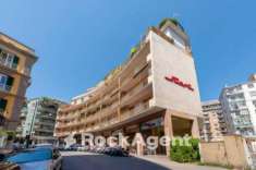Foto Appartamento in vendita a Napoli - 5 locali 192mq