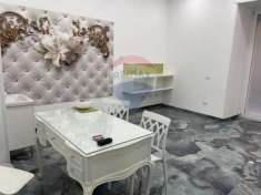 Foto Appartamento in vendita a Napoli - 5 locali 220mq