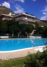 Foto Appartamento in vendita a Napoli - 7 locali 200mq