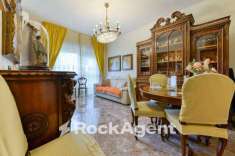 Foto Appartamento in vendita a Napoli