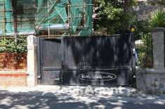 Foto Appartamento in vendita a Napoli