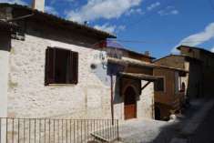 Foto Appartamento in vendita a Navelli