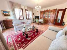 Foto Appartamento in vendita a Nizza Monferrato - 4 locali 125mq