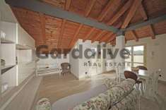 Foto Appartamento in Vendita a Padenghe sul Garda