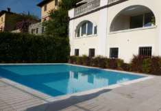 Foto Appartamento in Vendita a Padenghe sul Garda