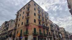 Foto Appartamento in vendita a Palermo - 4 locali 120mq