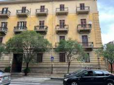 Foto Appartamento in vendita a Palermo - 7 locali 250mq