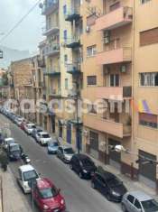 Foto Appartamento in vendita a Palermo