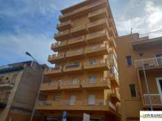Foto Appartamento in Vendita a Palermo Via Ingegneros