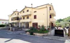 Foto Appartamento in vendita a Passignano Sul Trasimeno