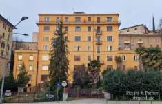 Foto Appartamento in vendita a Perugia - 7 locali 140mq