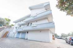Foto Appartamento in vendita a Pescara - 5 locali 145mq