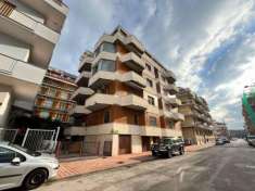 Foto Appartamento in vendita a Pescara - 5 locali 150mq