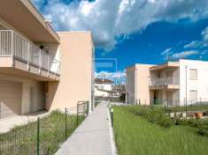 Foto Appartamento in vendita a Peschiera Del Garda