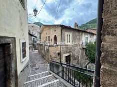 Foto Appartamento in vendita a Pettorano Sul Gizio
