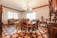 Foto Appartamento in vendita a Piove Di Sacco - 6 locali 280mq